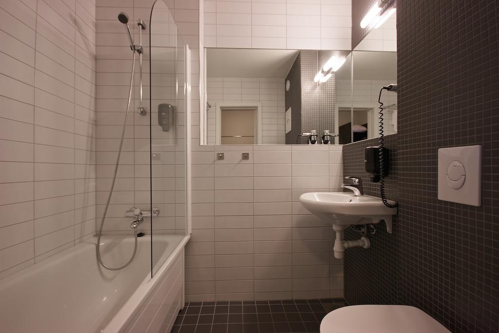 Comfort Hotel Victoria Флоро Экстерьер фото